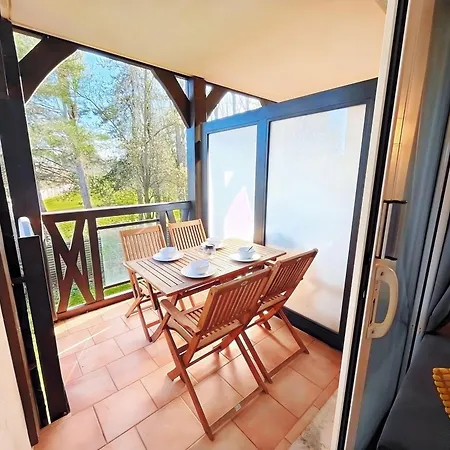 Parking Privee, Piscine Chauffee Et 2 Balcons Vu Golf De Lägenhet *
