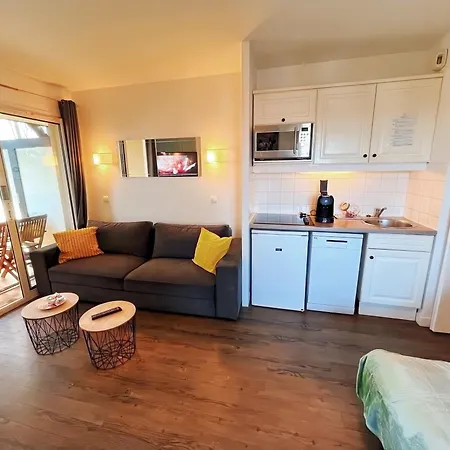 Lägenhet Parking Privee, Piscine Chauffee Et 2 Balcons Vu Golf De Deauville