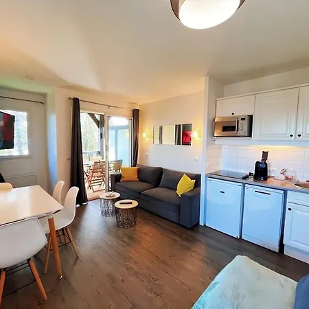 Parking Privee, Piscine Chauffee Et 2 Balcons Vu Golf De Lägenhet Deauville
