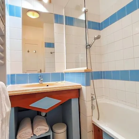 Parking Privee, Piscine Chauffee Et 2 Balcons Vu Golf De