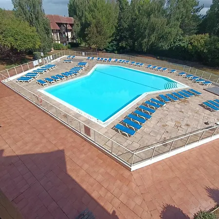 Parking Privee, Piscine Chauffee Et 2 Balcons Vu Golf De
